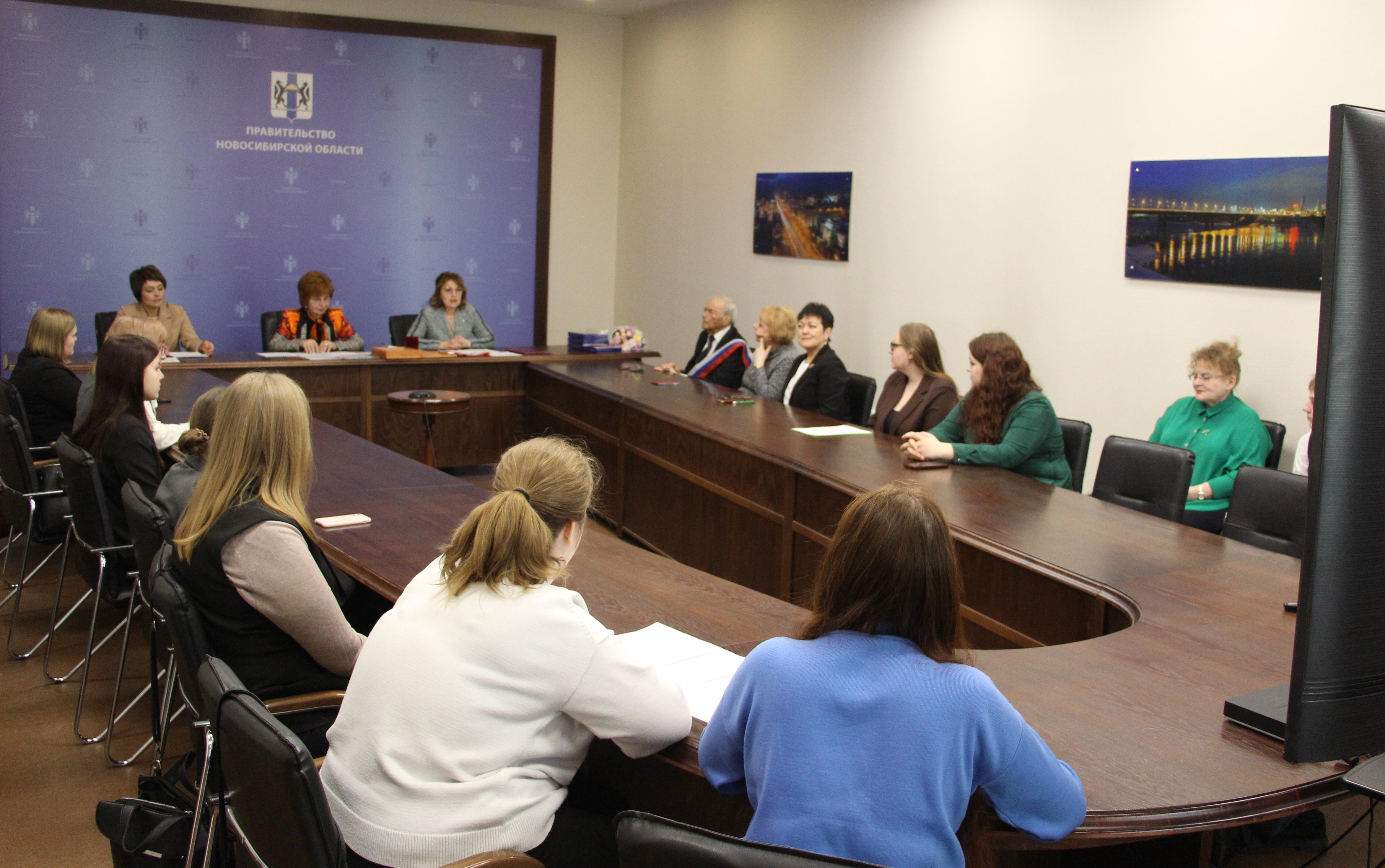 ФОТО к новости: Сохранение исторической памяти обсудили в Правительстве Новосибирской области 