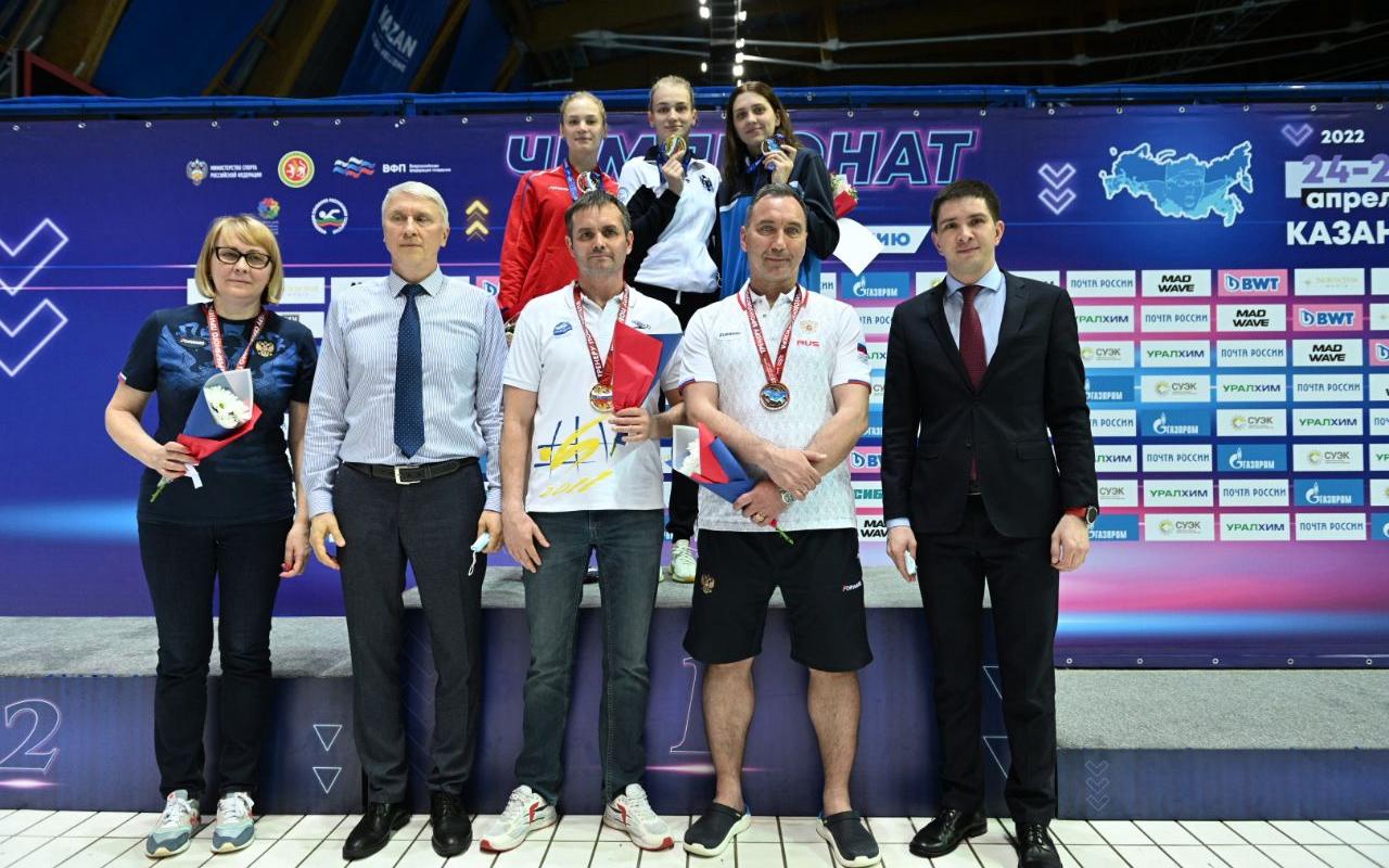 ФОТО к новости: Арина Суркова завоевала семь медалей на чемпионате России по плаванию
