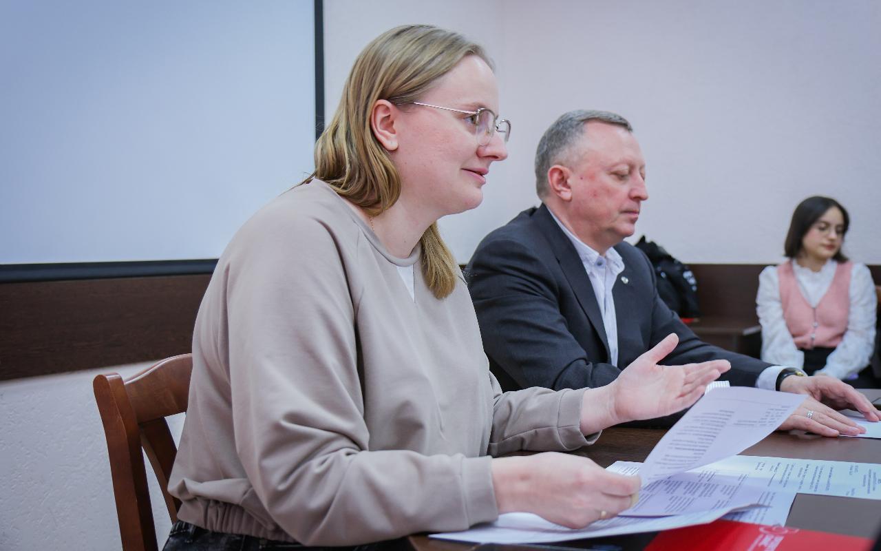 ФОТО к новости: В НГПУ отметили самых активных волонтёров Добро.Центра по итогам первого квартала