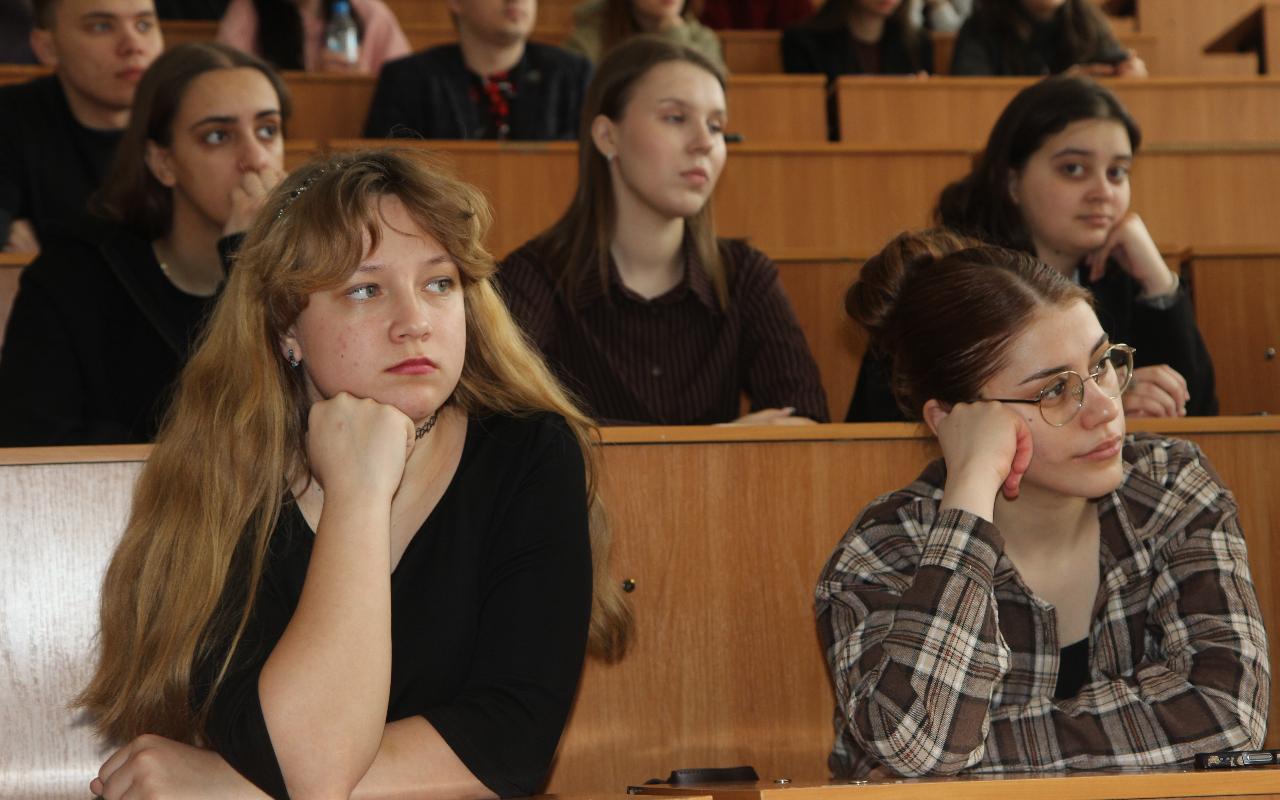 ФОТО к новости: Последний и решительный бой: студентам НГПУ рассказали о подготовке и ходе Берлинской операции Великой Отечественной войны