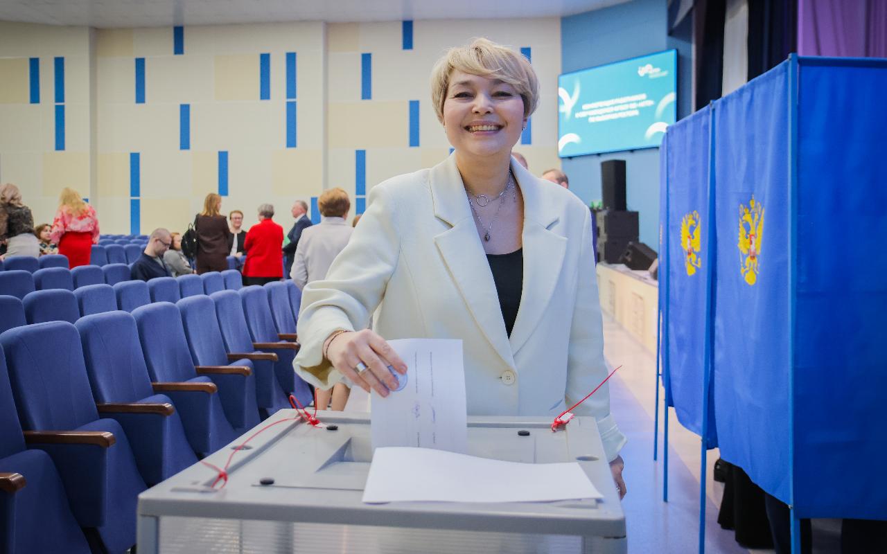 ФОТО к новости: Сергей Александрович Нелюбов избран ректором НГПУ