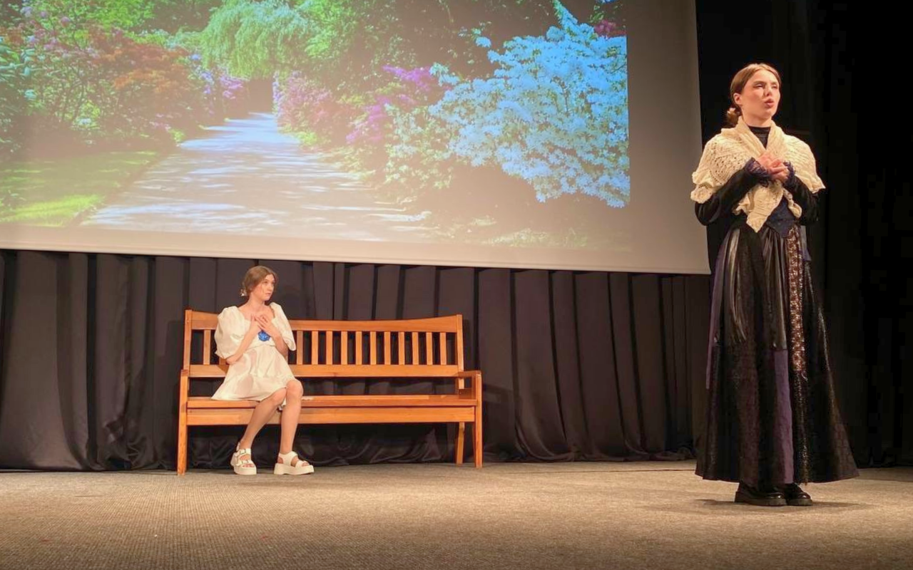 ФОТО к новости: «Ожившие полотна»: студенты ИКиМП НГПУ представили театрализованный дивертисмент в рамках «Ночи музеев»