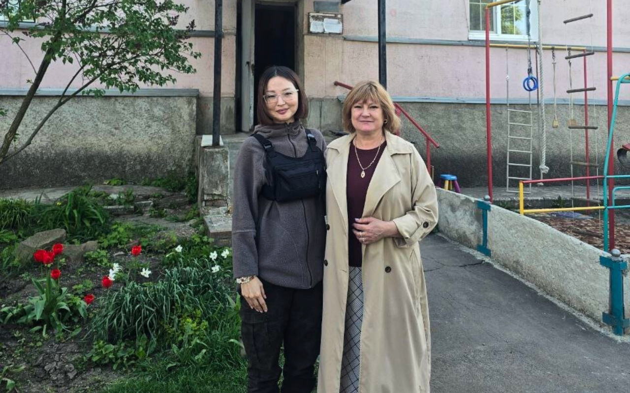 ФОТО к новости: Магистрантка НГПУ Екатерина Дугур-Сюрюн удостоена госнаграды за гуманитарную помощь инвалидам по слуху в ДНР