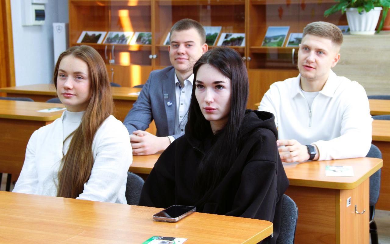 ФОТО к новости: Студенты НГПУ и СурГПУ продемонстрировали профессиональное мастерство на межрегиональном конкурсе