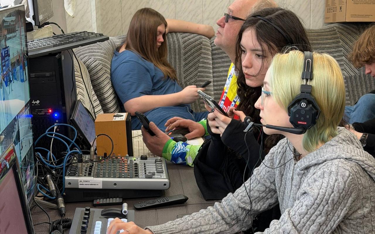 ФОТО к новости: Прямой эфир на «Кубке Анны Богалий»: студенты НГПУ попробовали себя в спортивной журналистике
