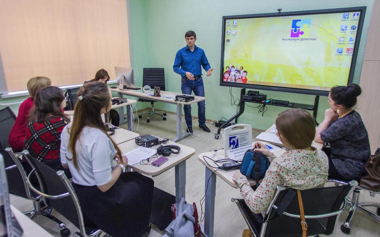 ФОТО к новости: Проект НГПУ по сопровождению студентов с инвалидностью получил высокую оценку на всероссийском уровне