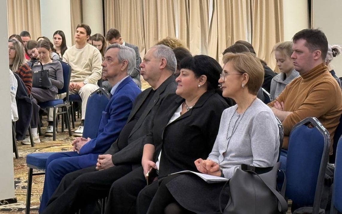 ФОТО к новости: Культура объединяет: в Новосибирске прошла конференция, посвященная дружбе народов  