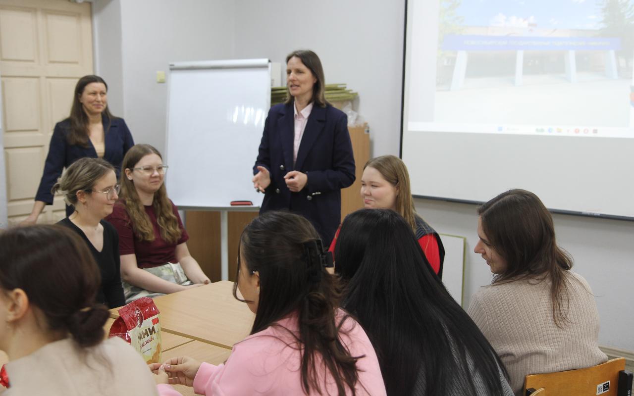 ФОТО к новости: Эксперт НГПУ Наталья Дутова: трудности детей-билингвов с усвоением русской терминологии — не проблема, а скрытый ресурс