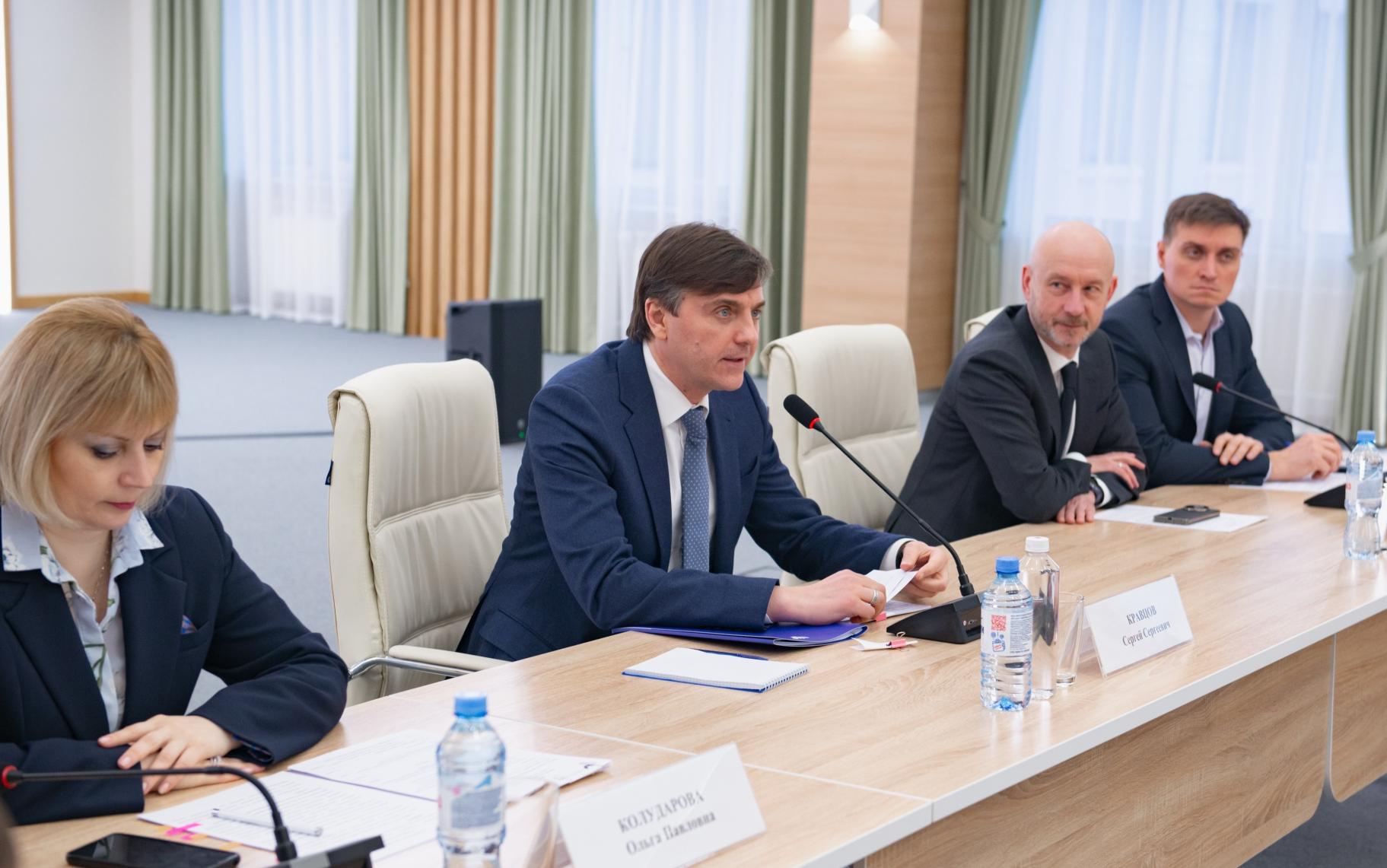 ФОТО к новости: Сергей Кравцов: Минпросвещения России создает Совет по наставничеству