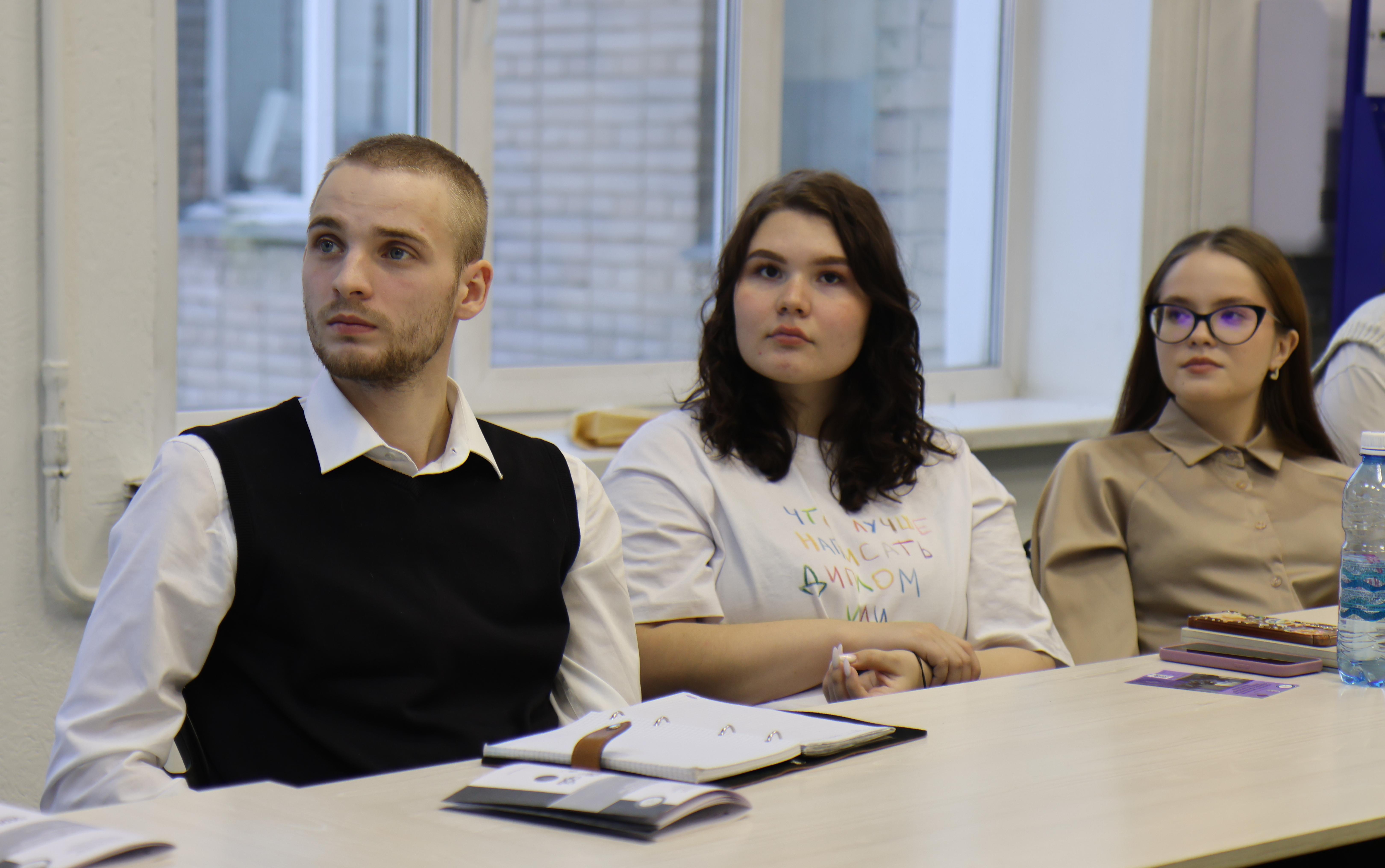 ФОТО к новости: Психолог в школе: профессиональная помощь родителям