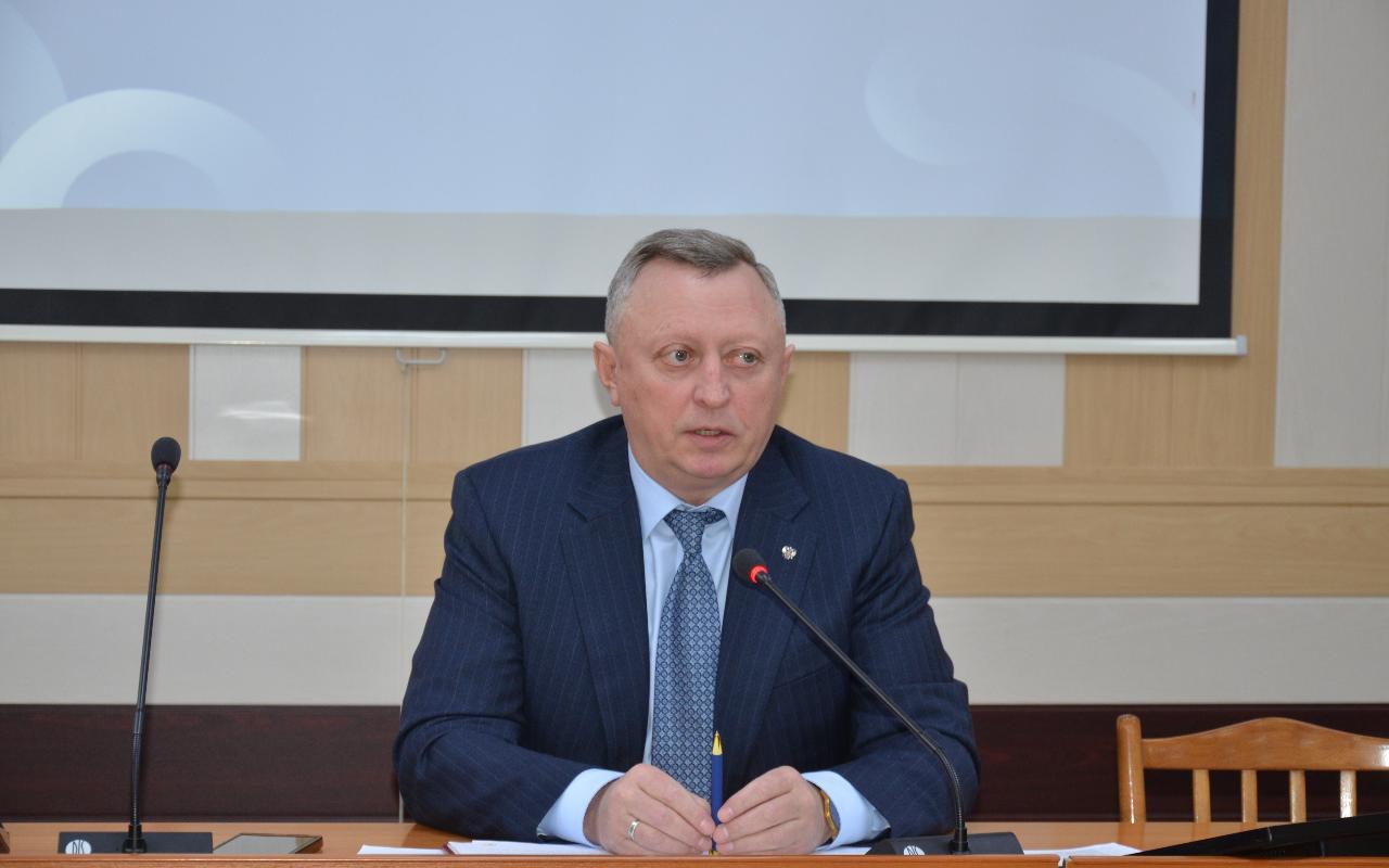 ФОТО к новости: И.о. ректора НГПУ Сергей Нелюбов: «Задача системы образования – обеспечение стратегических отраслей качественно подготовленными кадрами»