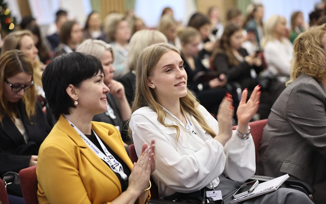 ФОТО к новости: Сергей Кравцов открыл Всероссийский семинар для пресс-секретарей системы образования