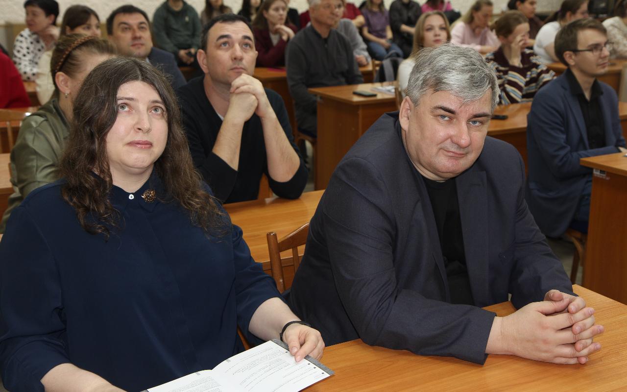 ФОТО к новости: «Вторая мама» нескольких поколений археологов: 100-летие профессора Татьяны Николаевны Троицкой в НГПУ отметили научной конференцией