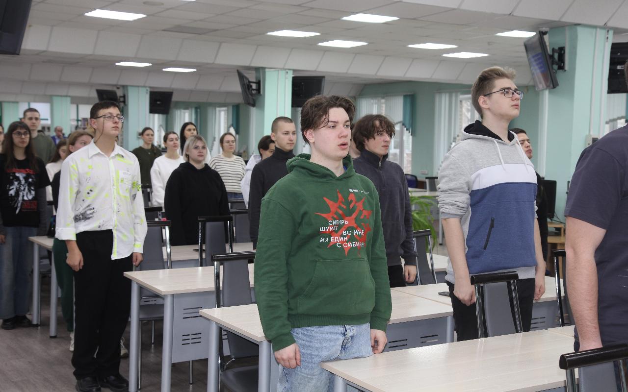 ФОТО к новости: «Чувство справедливости заложено у вас в крови»: ветераны органов внутренних дел Новосибирской и Кемеровской областей встретились со студентами НГПУ