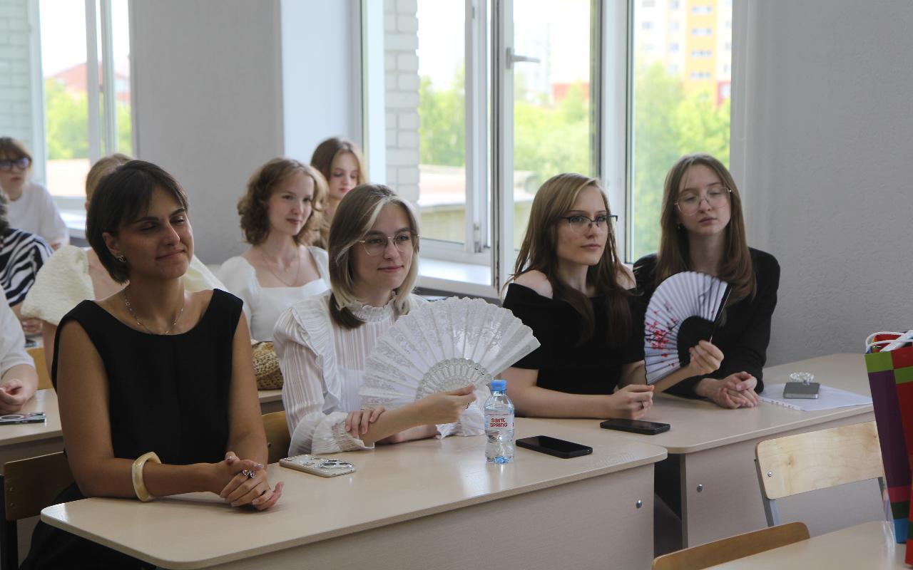 ФОТО к новости: Студенты НГПУ удостоены Благодарственных писем Новосибирского областного театра кукол