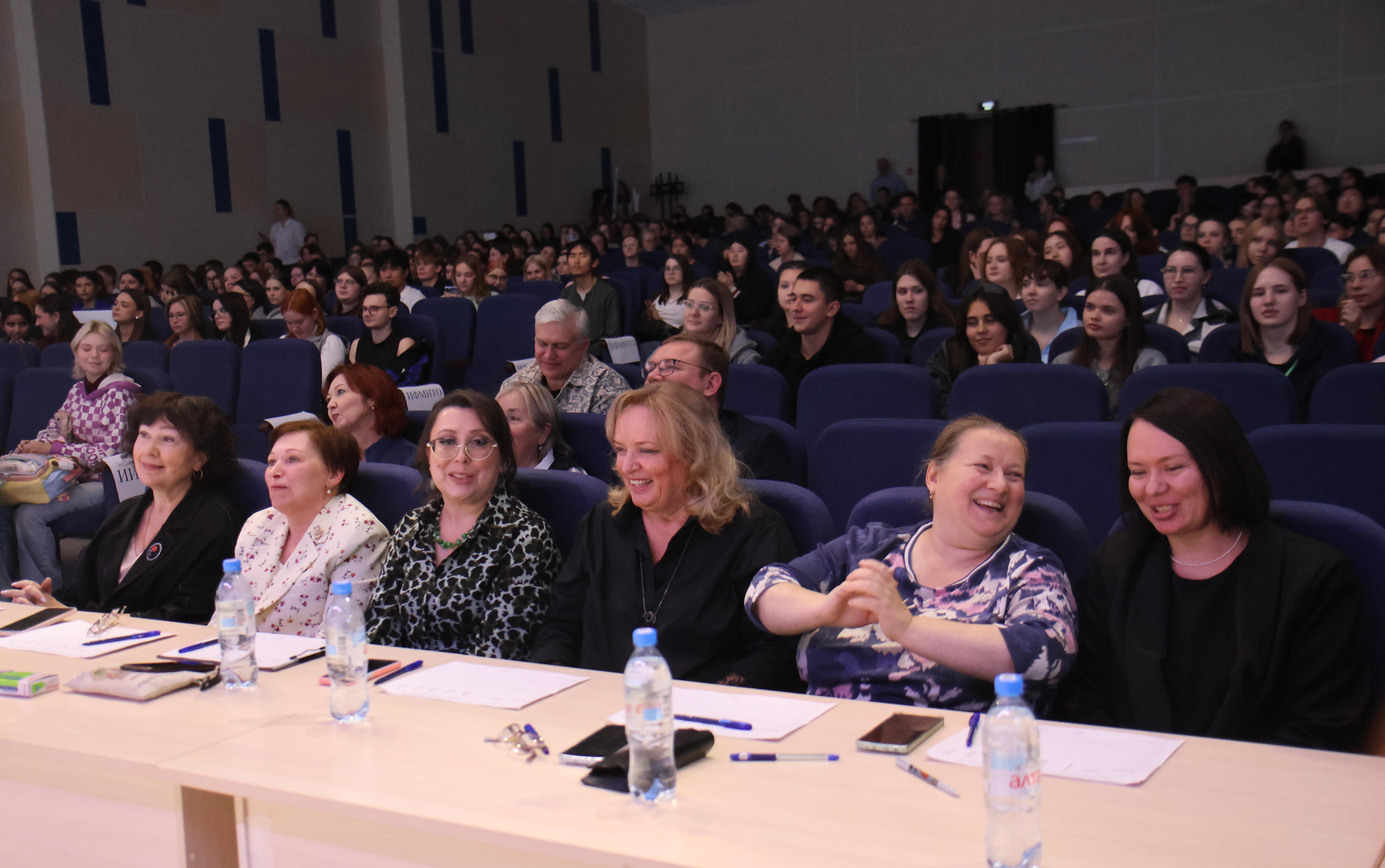 ФОТО к новости: Дирижёр отряда: в НГПУ состоялся Чемпионат вожатских компетенций
