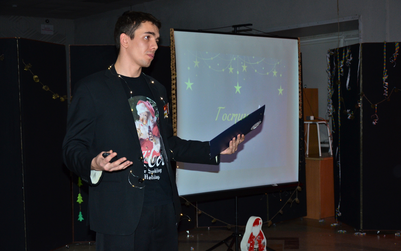 ФОТО к новости: В НГПУ прошёл фестиваль «Говорят под Новый год...»