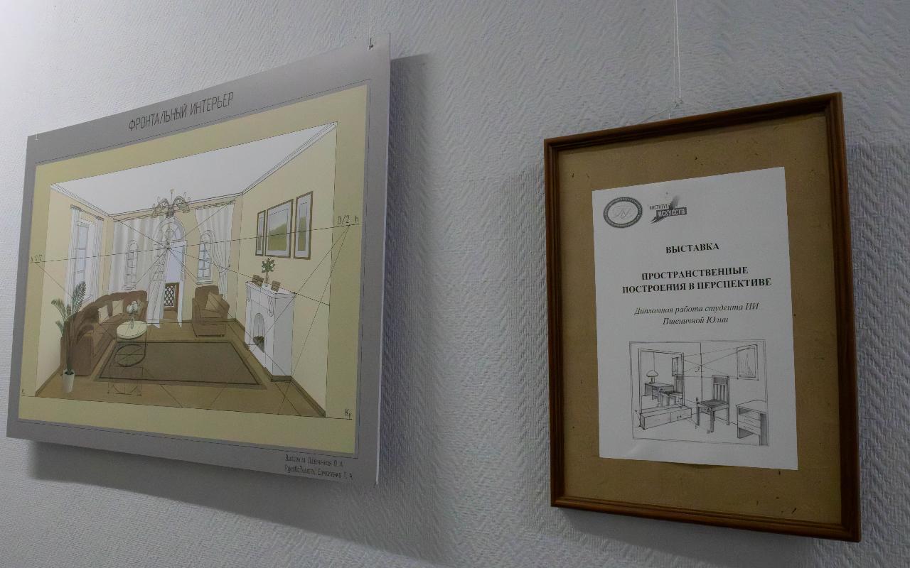 ФОТО к новости: В Институте искусств НГПУ открыта выставка выпускных квалификационных работ
