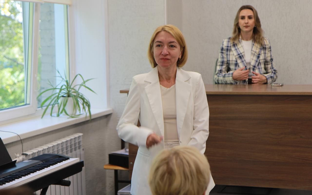ФОТО к новости: Новых магистрантов ИД НГПУ встретила «Мелодия детства»