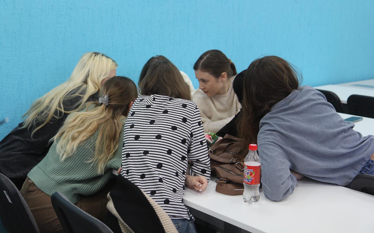 ФОТО к новости: Игрой закрепляем знание истории: для студентов трех вузов в НГПУ провели лекцию и квиз об Отечественной войне 1812 года