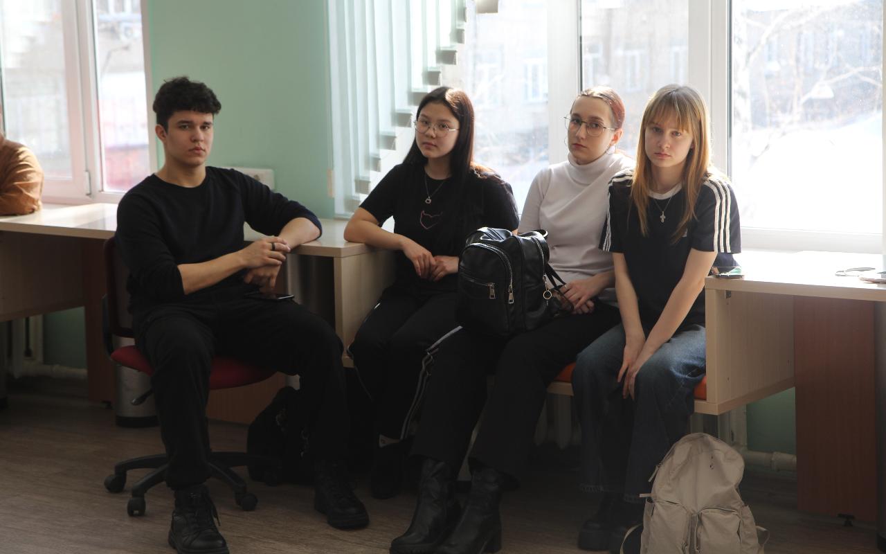 ФОТО к новости: «Не будьте равнодушными!»: в НГПУ прошла встреча с бойцом отряда спецназа «Вега» - участником СВО 