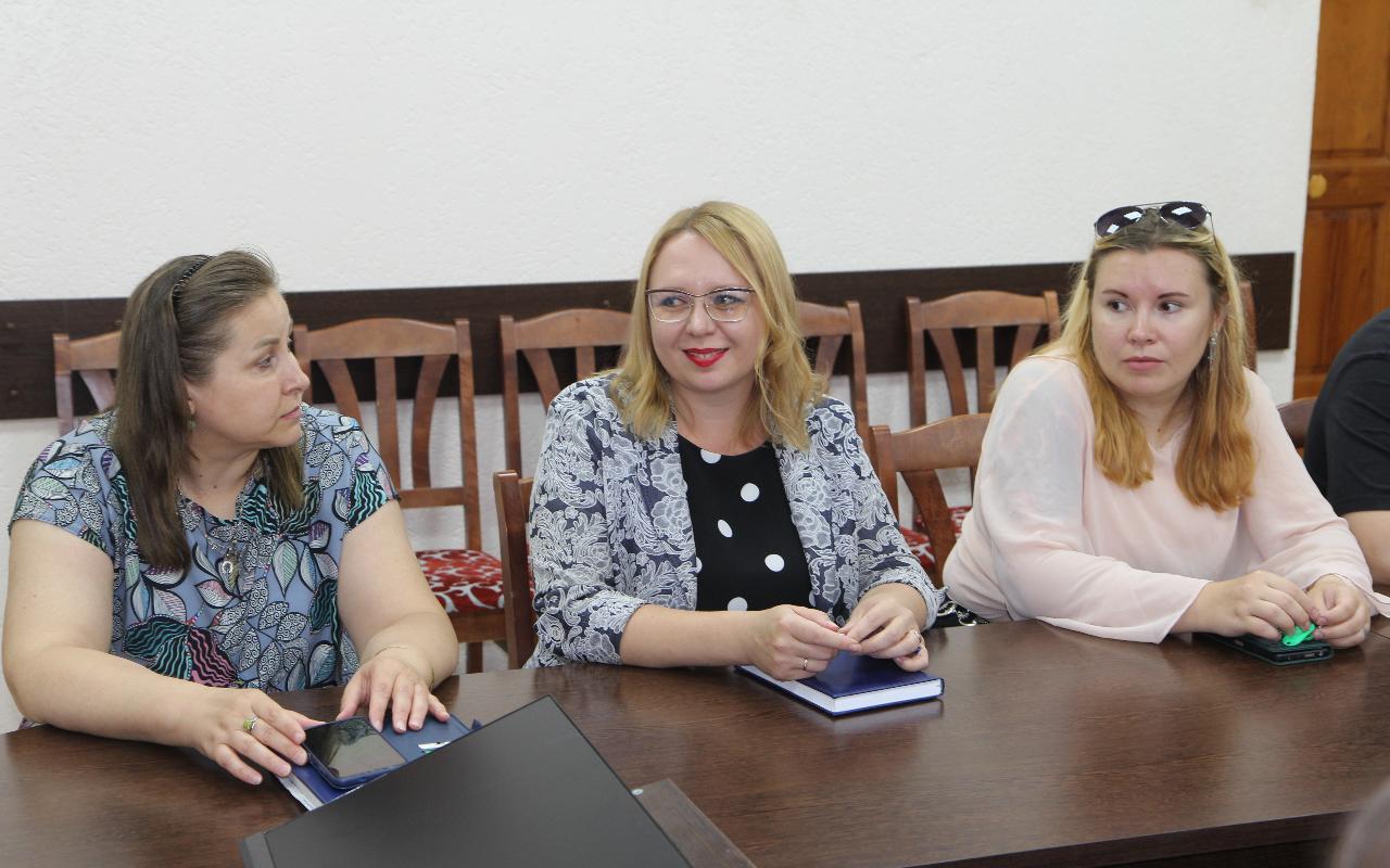 ФОТО к новости: Экосистема поддержки студентов и сотрудников: опыт НГПУ заинтересовал Высшую школу экономики