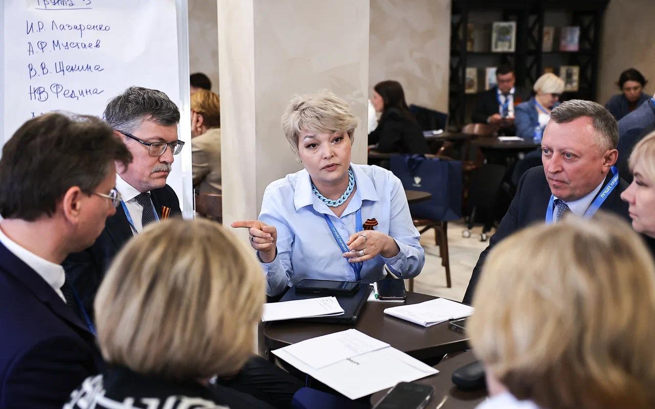 ФОТО к новости: «Министерство образования региона и команда педагогического университета должны работать бесшовно»: и. о. ректора Сергей Александрович Нелюбов принимает участие во Всероссийском совещании в центре «Корсунь»