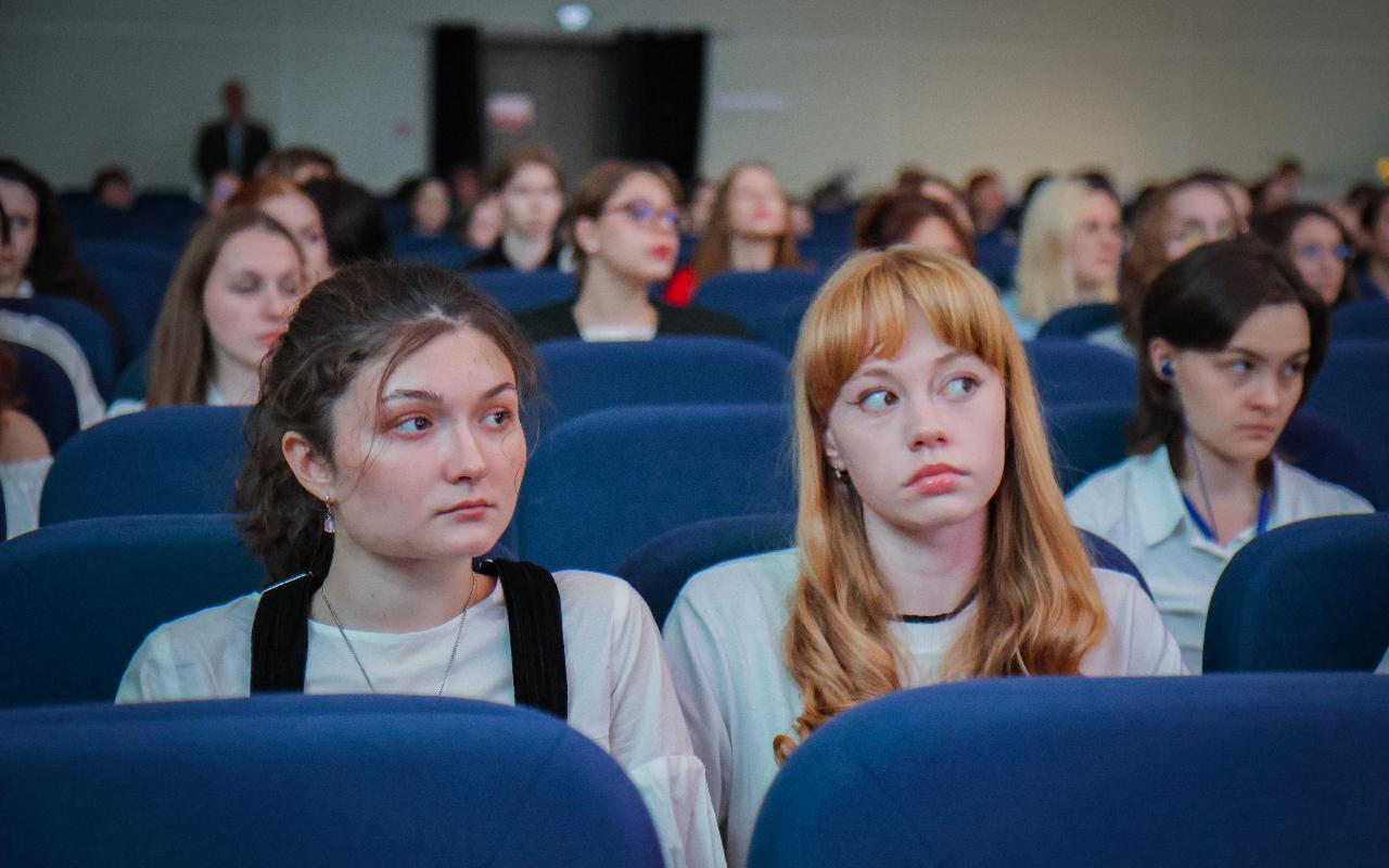 ФОТО к новости: Институт филологии и медиакоммуникаций НГПУ отметил 90-летний юбилей