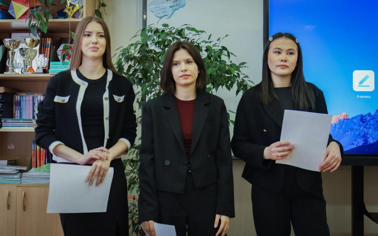 ФОТО к новости: В эфире радио «Комсомольская правда» обсудили модель наставничества будущих учителей НГПУ