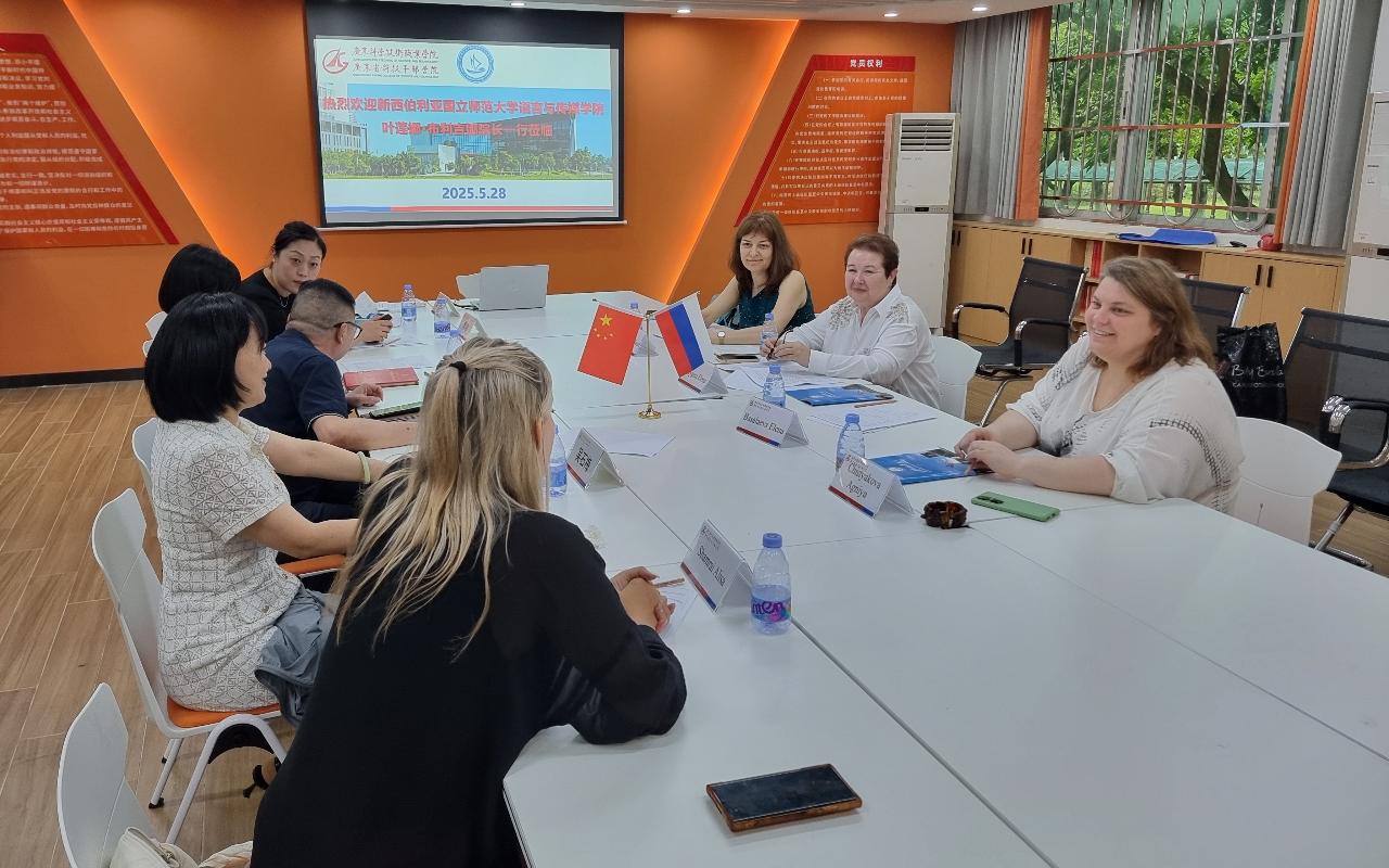 ФОТО к новости: НГПУ развивает сетевое сотрудничество с вузами Китая