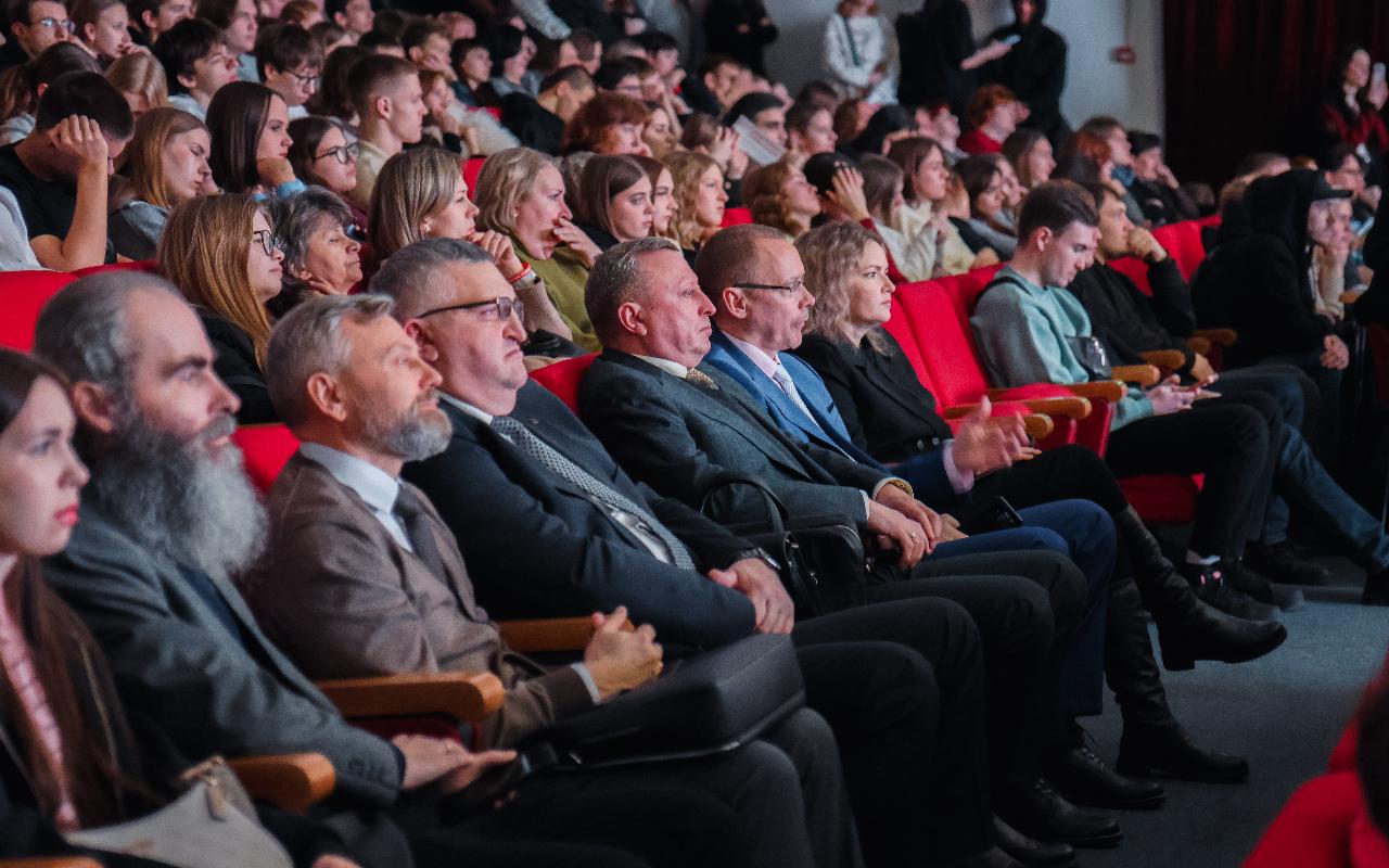 ФОТО к новости: День открытых дверей вузов Новосибирской области: НГПУ — в центре внимания абитуриентов