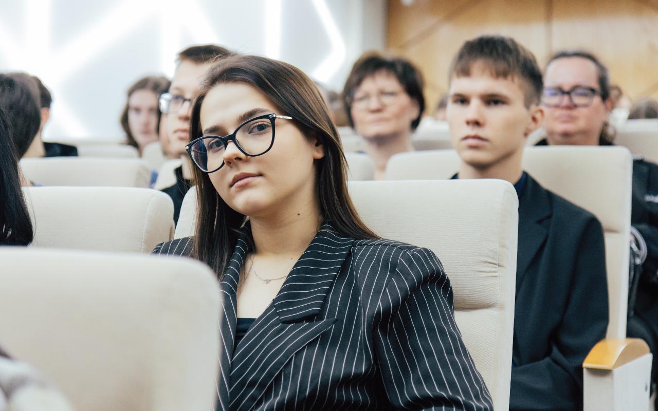 ФОТО к новости: Команда НГПУ провела профориентационное мероприятие для школьников наукограда Кольцово в рамках Дня российской науки