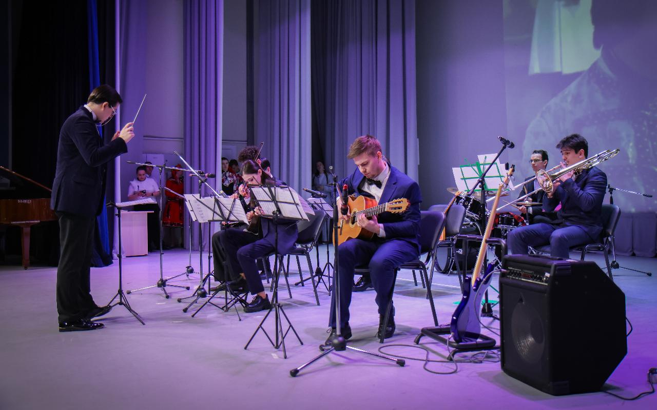 ФОТО к новости: «Для милых дам…»: в НГПУ прошёл праздничный концерт к Международному женскому дню