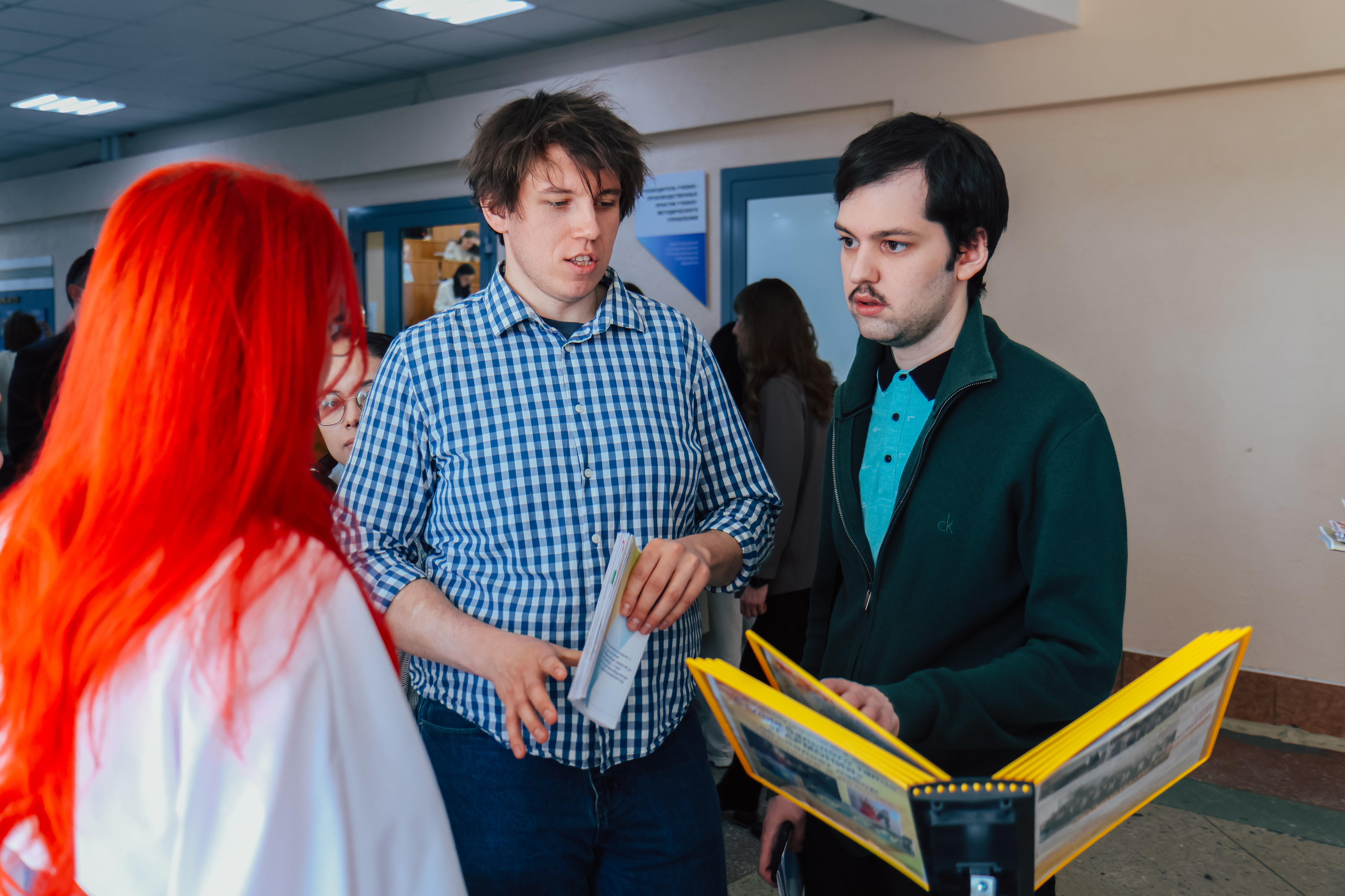 ФОТО к новости: Работодатели и будущие учителя встретились в НГПУ на Дне работодателя