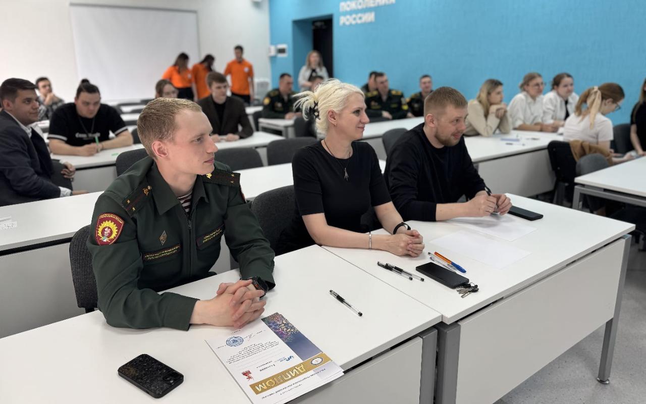 ФОТО к новости: Великая Победа объединяет: в НГПУ состоялся второй тур межвузовской игры «Защитники Отечества в исторической ретроспективе», посвященной празднованию Дня Победы