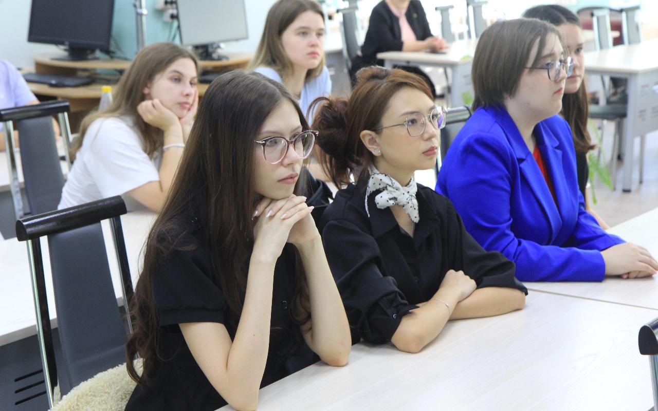 ФОТО к новости: Ректор НГПУ Сергей Нелюбов: «Профсоюз студентов должен активно участвовать в жизни вуза»