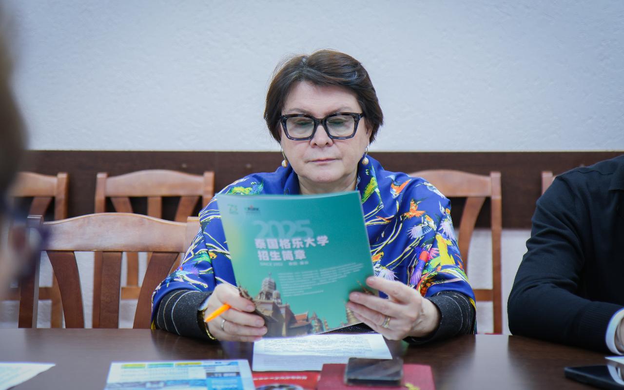 ФОТО к новости: НГПУ выстраивает «образовательный мост» с Китаем: в университете подвели итоги участия в China Education Expo-Beijing 2025