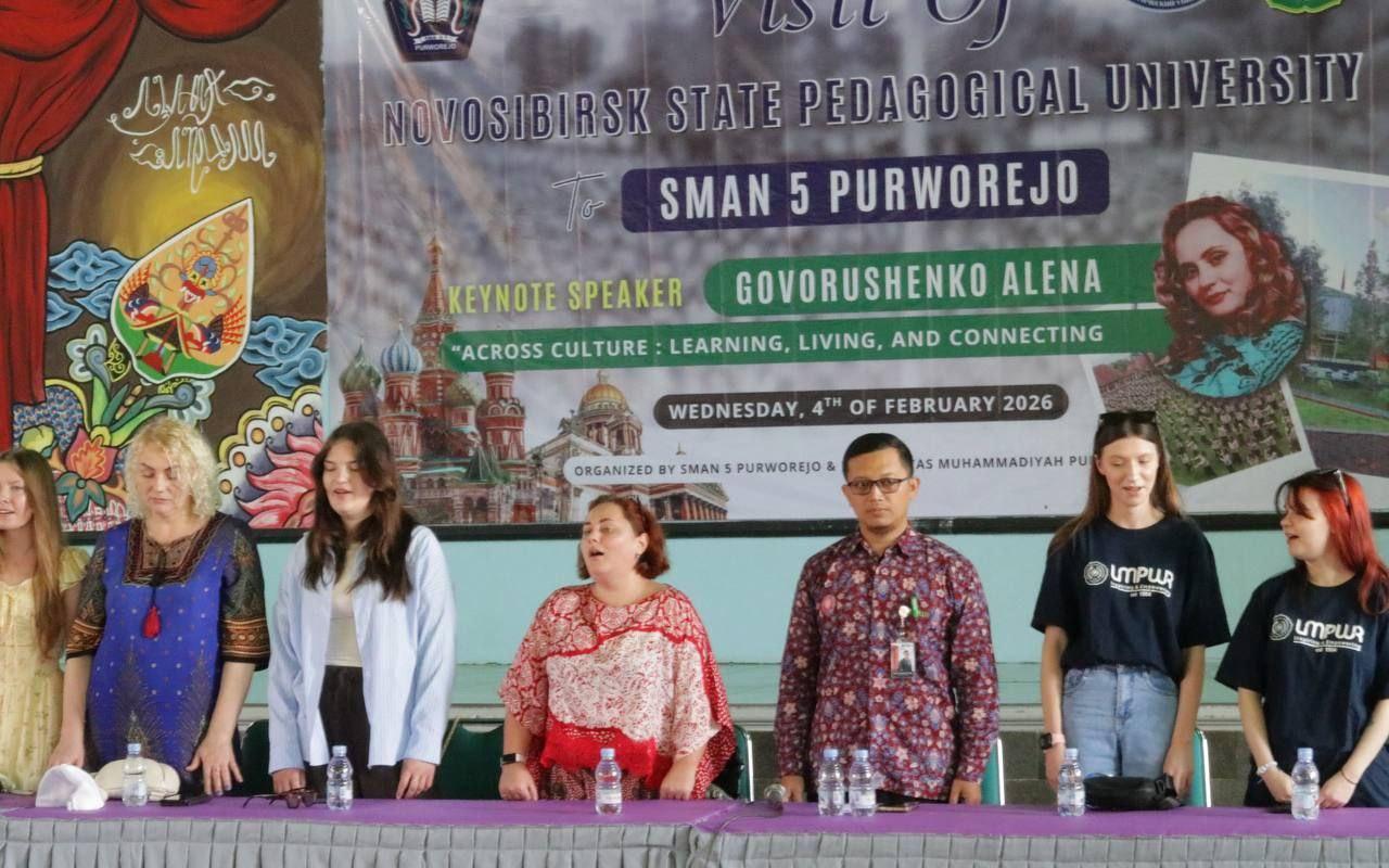 ФОТО к новости: Увидеть, как растёт кофе: делегация НГПУ посетила Индонезию