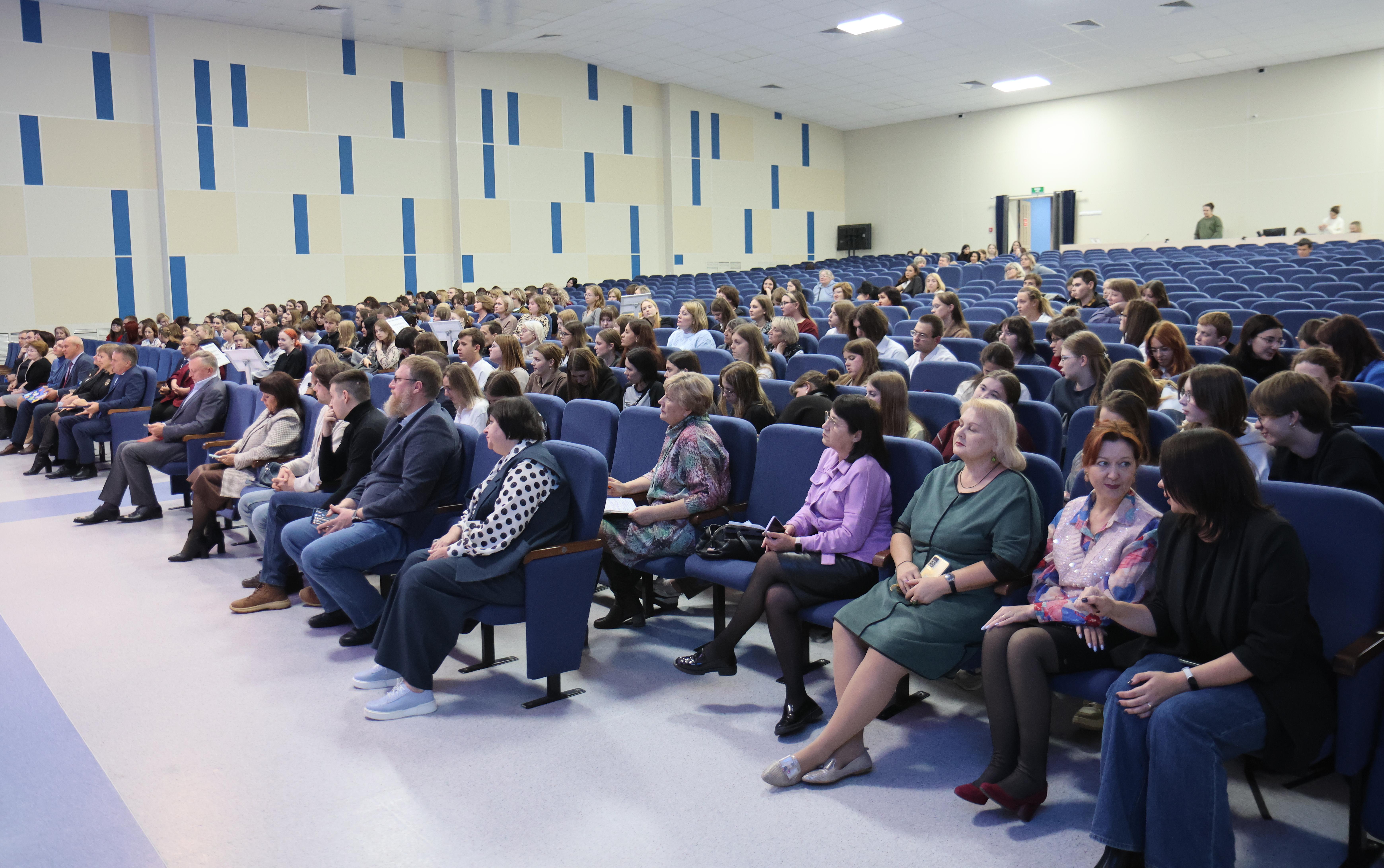ФОТО к новости: В НГПУ прошла стратегическая встреча по развитию целевого обучения: рост на 30%, новые форматы взаимодействия со школами и работодателями