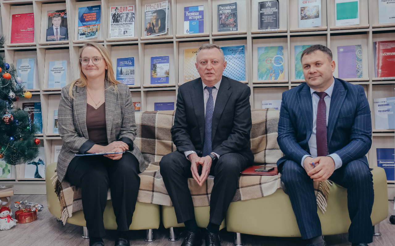 ФОТО к новости: Молодые преподаватели НГПУ встречаются с руководством: планы на дальнейшее развитие и поддержка новых кадров