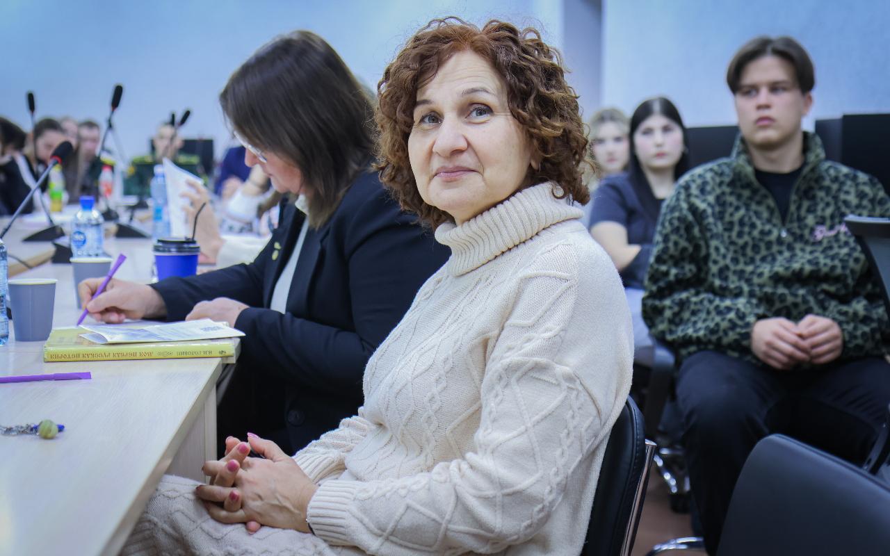 ФОТО к новости: В НГПУ обсудили роль исторической памяти в развитии индивидуальности