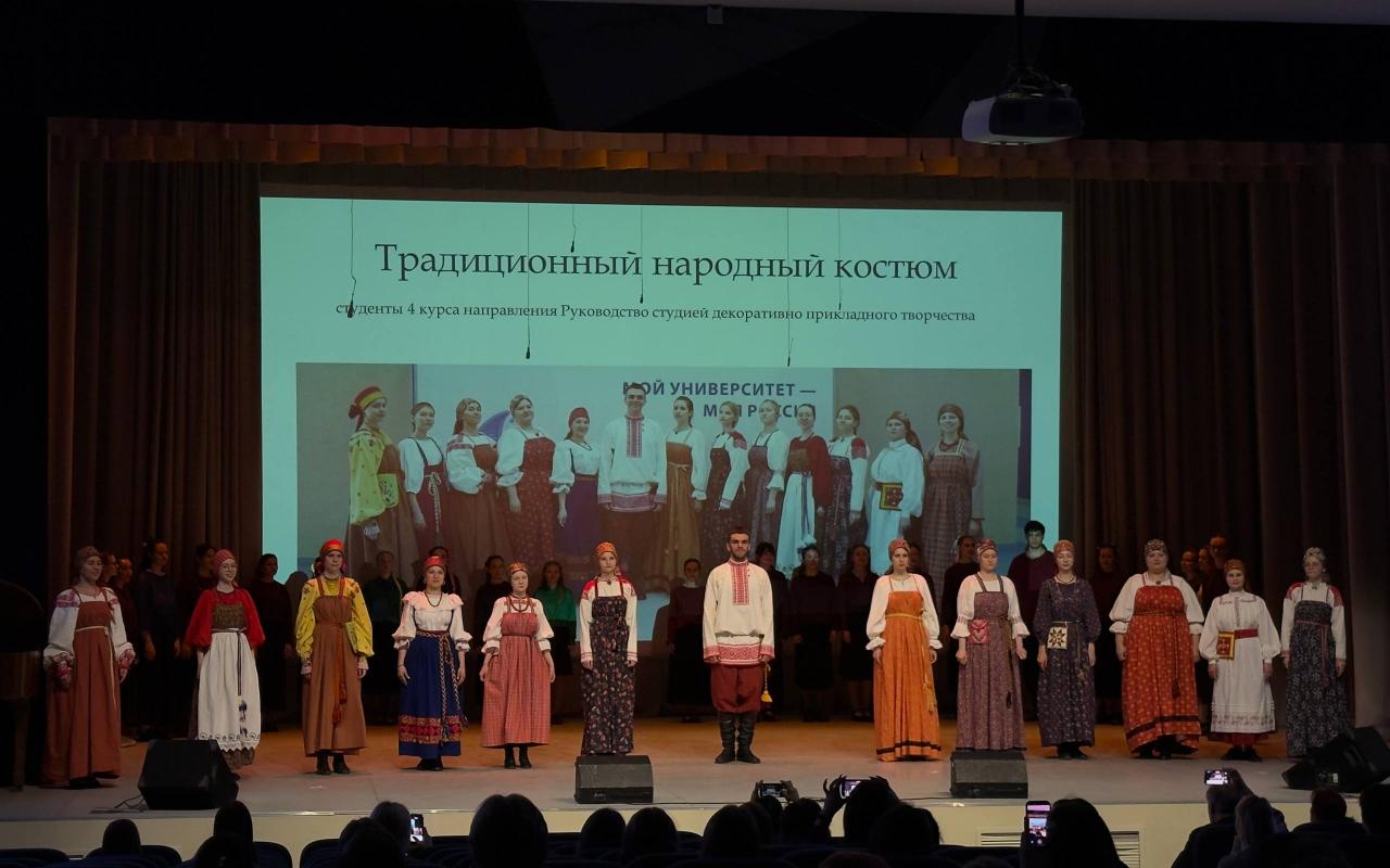 ФОТО к новости: Творческий финал года: студенты ИКиМП НГПУ выступили на отчетном концерте
