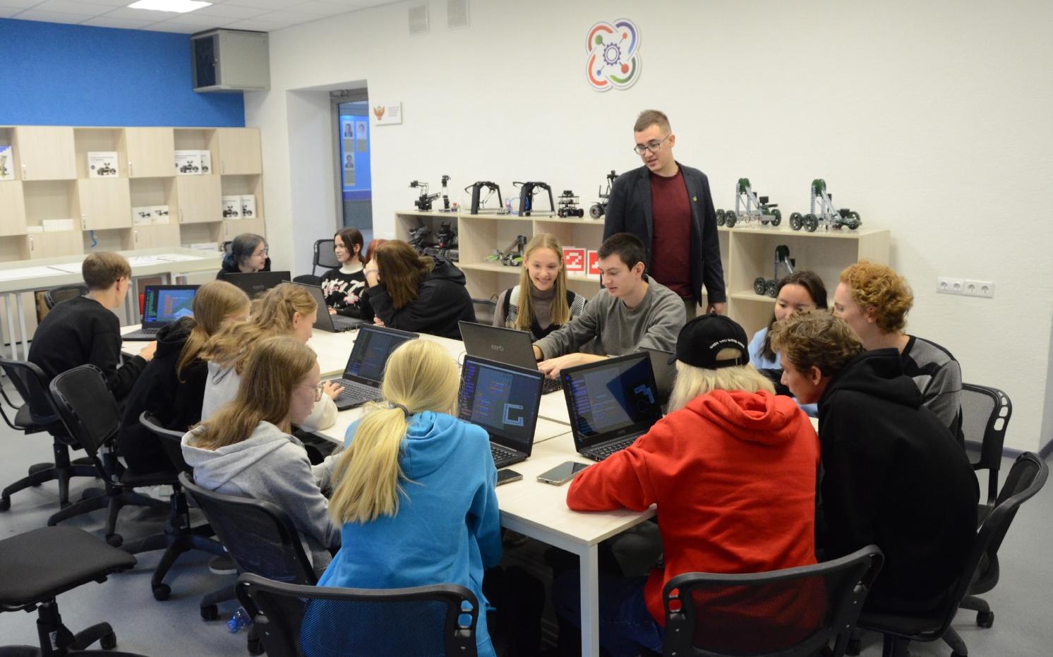 ФОТО к новости: День новых знаний для учителей технологии