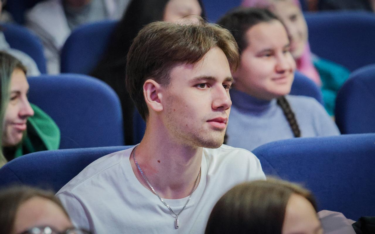 ФОТО к новости: Как стать героем спорта: олимпийские легенды раскрыли секреты студентам НГПУ