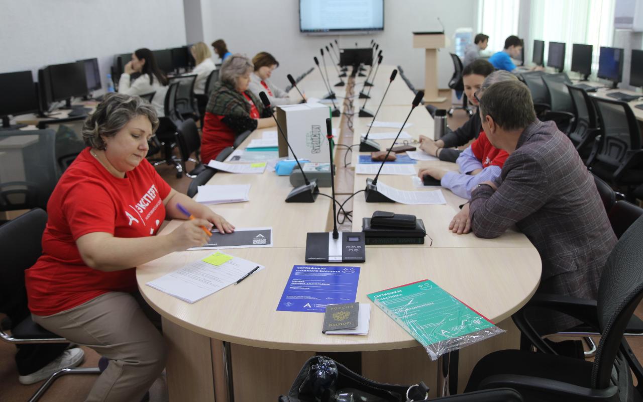 ФОТО к новости: Поверить в себя и раскрыть потенциал: в НГПУ стартовал чемпионат «Абилимпикс»