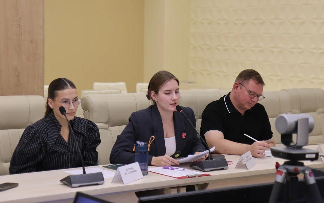 ФОТО к новости: Федеральный инспектор Николай Буймов: «НГПУ – это флагманское учебное заведение для подготовки специалистов по воспитательной работе»