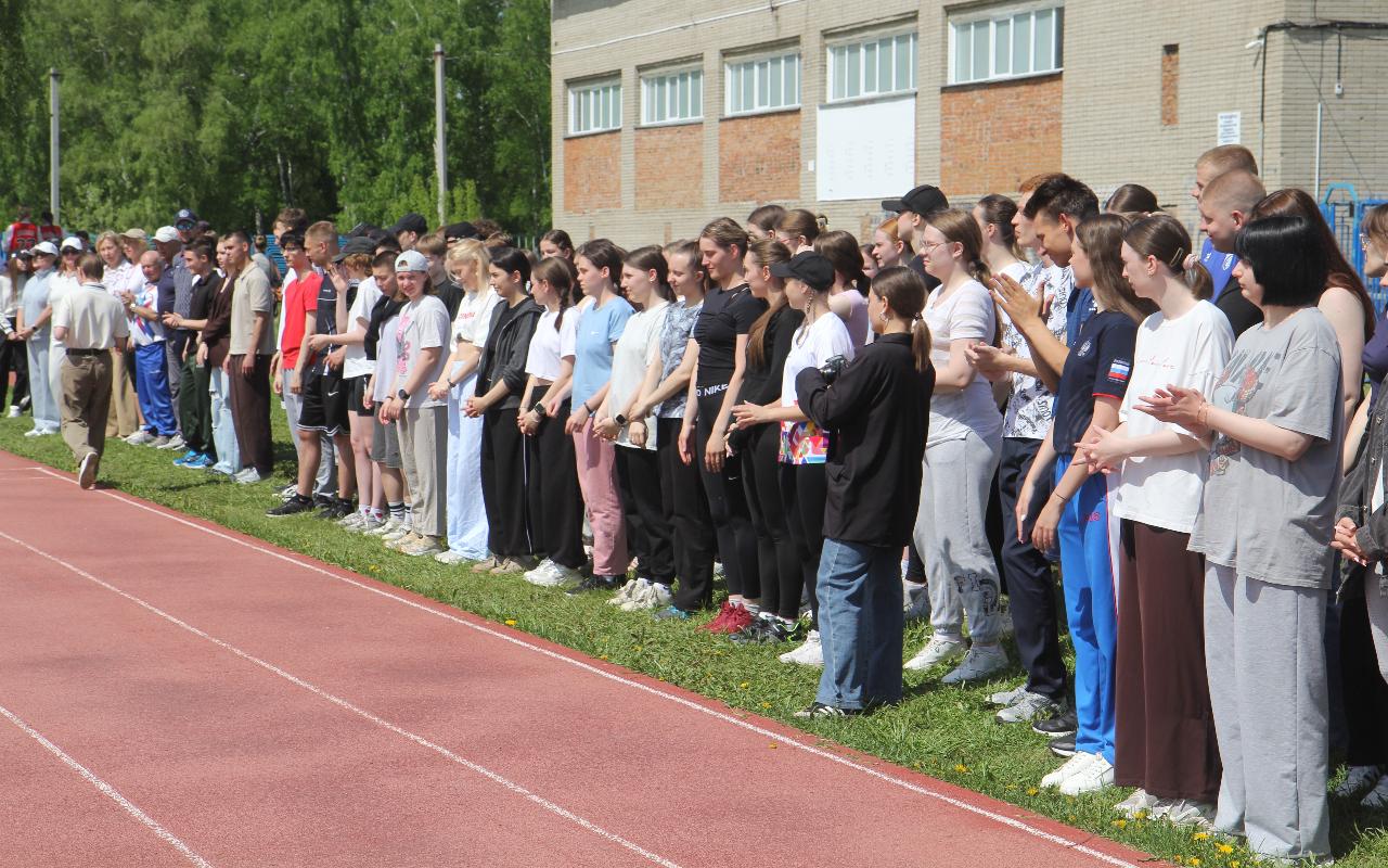 ФОТО к новости: Зарядка с чемпионом по кикбоксингу и мастер-классы: в НГПУ завершилась «Спортивная весна»
