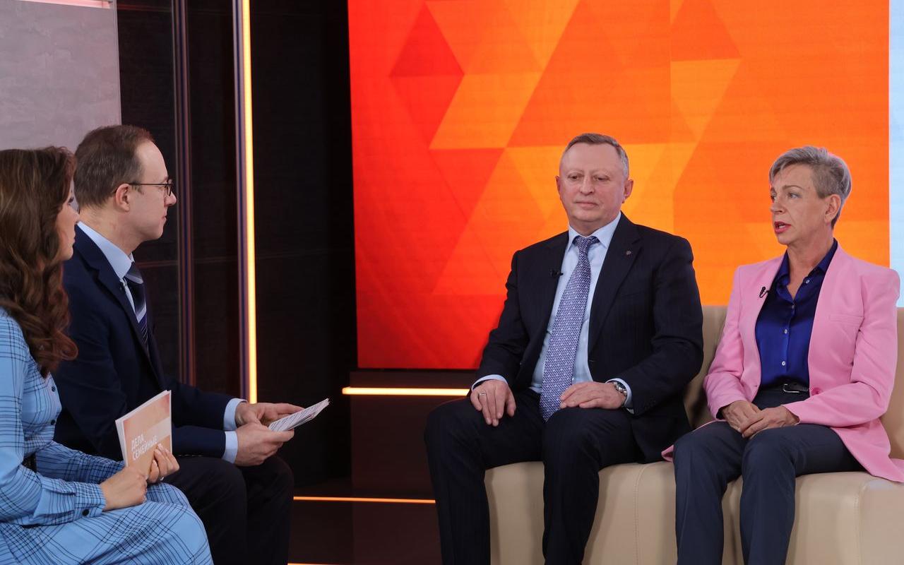 ФОТО к новости: Ректор НГПУ принял участие в телепрограмме о профориентации современных школьников 