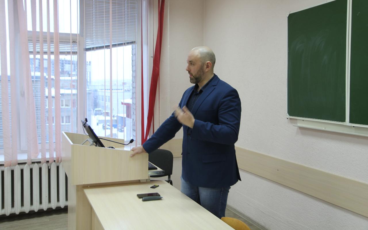 ФОТО к новости: Школа права: учатся школьники, учатся учителя