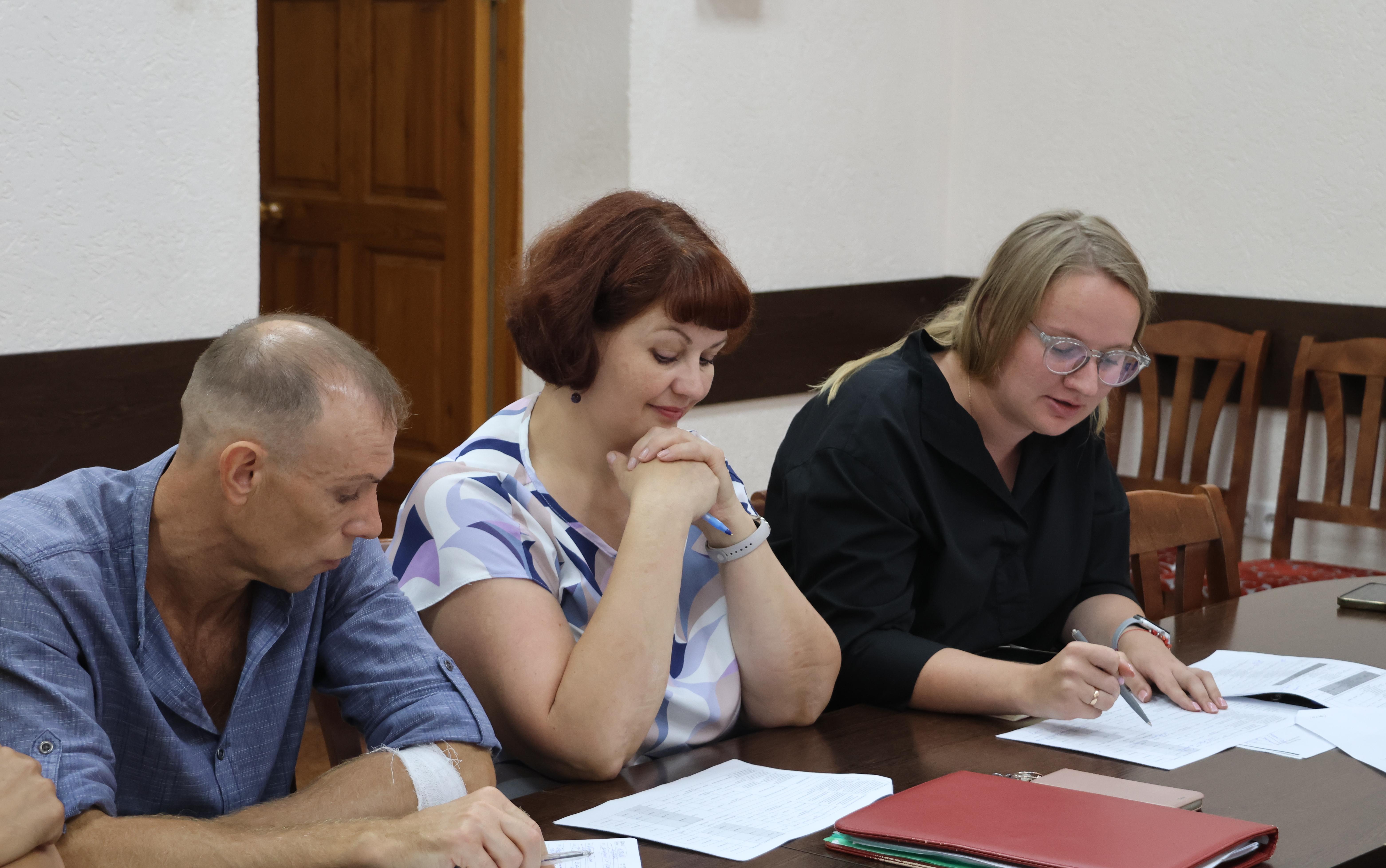 ФОТО к новости: Контроль за качеством, своевременность и актуальный дизайн: в НГПУ продолжается обновление инфраструктуры 